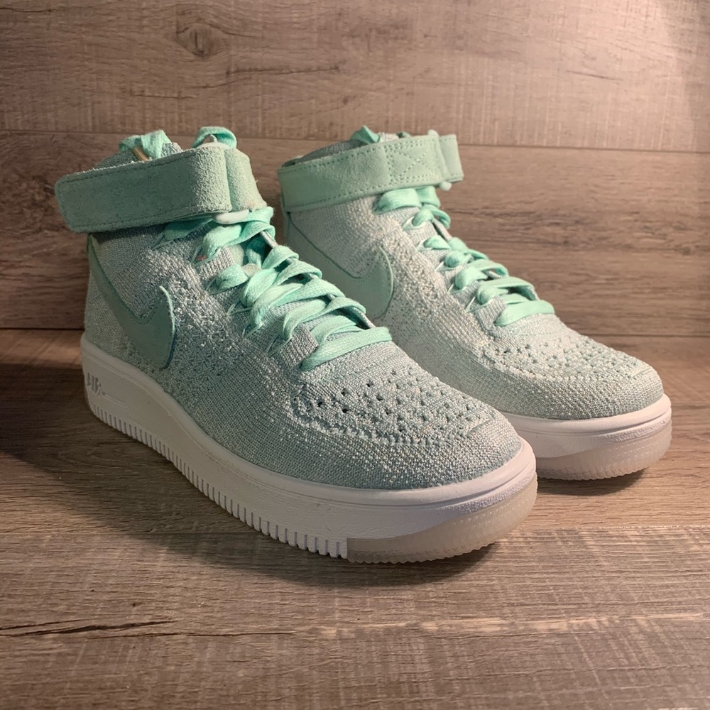 Womens Nike Air Force 1 Flyknit Enamel Green - Picture 1 of 5